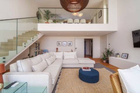Moradia contemporânea excecional com vistas deslumbrantes sobre o mar