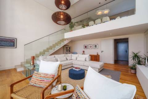 Moradia contemporânea excecional com vistas deslumbrantes sobre o mar