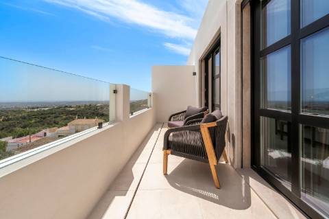 Moradia contemporânea excecional com vistas deslumbrantes sobre o mar