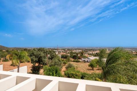 Moradia contemporânea excecional com vistas deslumbrantes sobre o mar