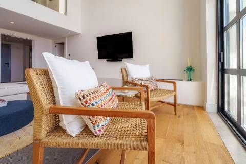 Moradia contemporânea excecional com vistas deslumbrantes sobre o mar