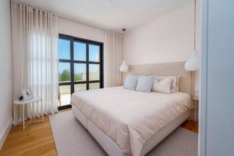 Moradia contemporânea excecional com vistas deslumbrantes sobre o mar