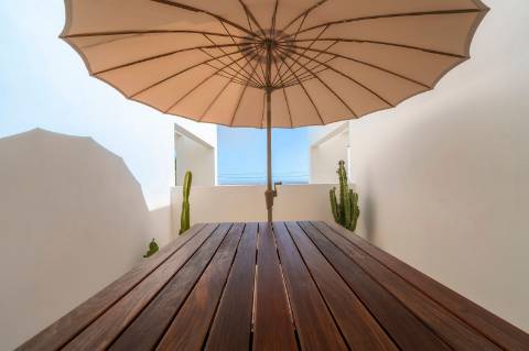 Moradia contemporânea excecional com vistas deslumbrantes sobre o mar