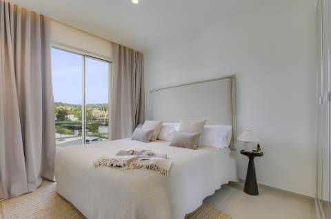 Moradia nova de 3 quartos com vista mar em St.Barbara de Nexe
