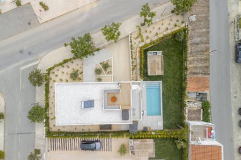 Moradia nova de 3 quartos com vista mar em St.Barbara de Nexe