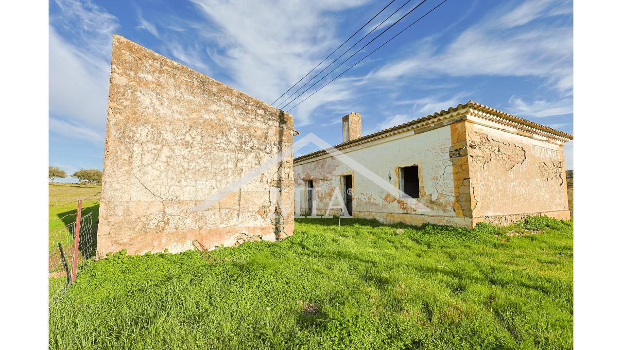 Antiga Casa de Cantoneiros para Reabilitação | 2...
