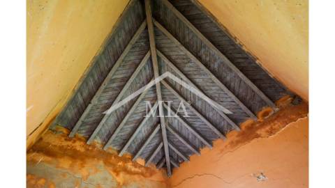 Antiga Casa de Cantoneiros para Reabilitação | 2...