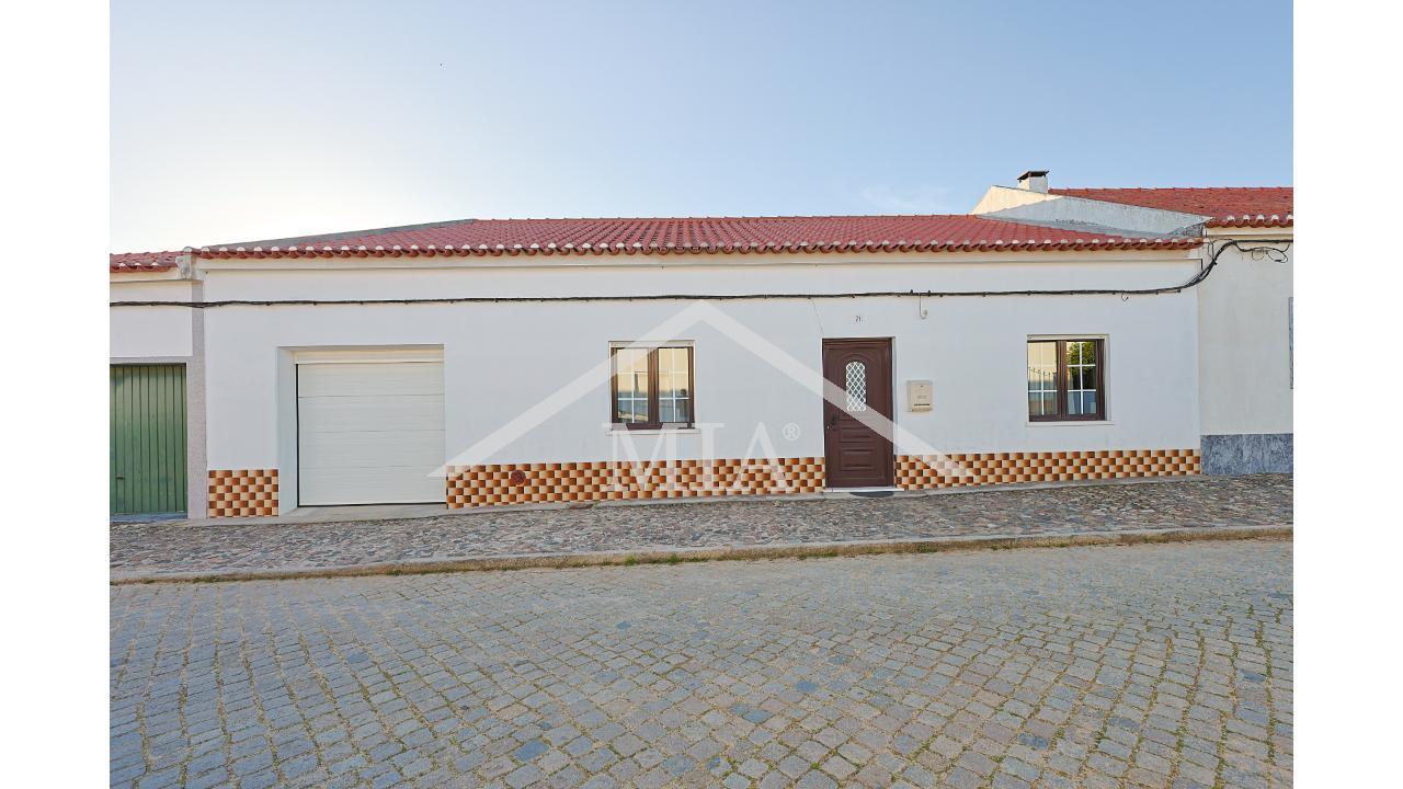 Um autêntico refúgio no coração do Alentejo,...