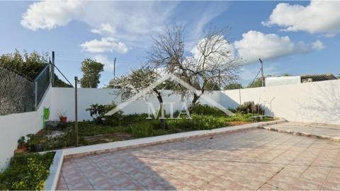 Um autêntico refúgio no coração do Alentejo,...