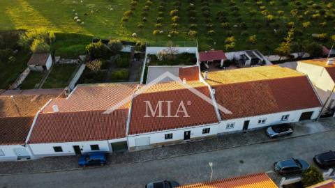 Um autêntico refúgio no coração do Alentejo,...