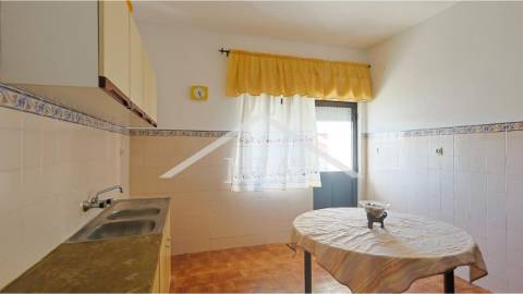 Apartamento T2 – Rés do Chão | Varanda |...