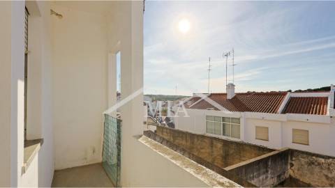 Apartamento T2 – Rés do Chão | Varanda |...