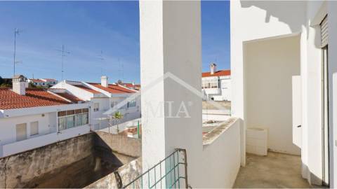 Apartamento T2 – Rés do Chão | Varanda |...