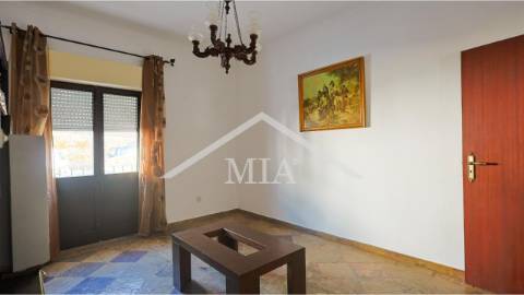 Apartamento T2 – Rés do Chão | Varanda |...