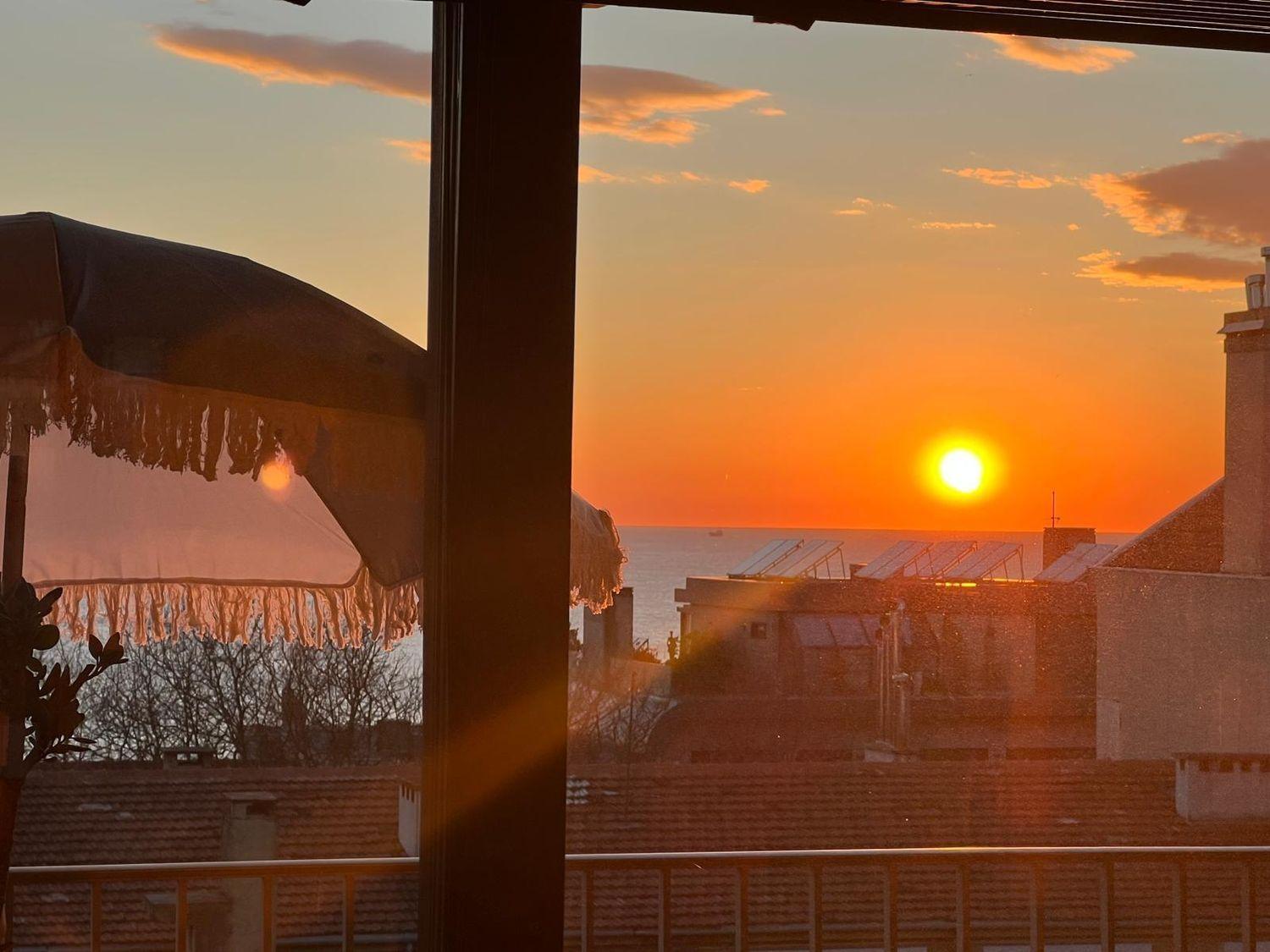 Penthouse T2 Exclusiva na Foz: Terraço Jardim de 400m2 e Vista Mar  Apartamento Recuado na Rua Marechal Saldanha