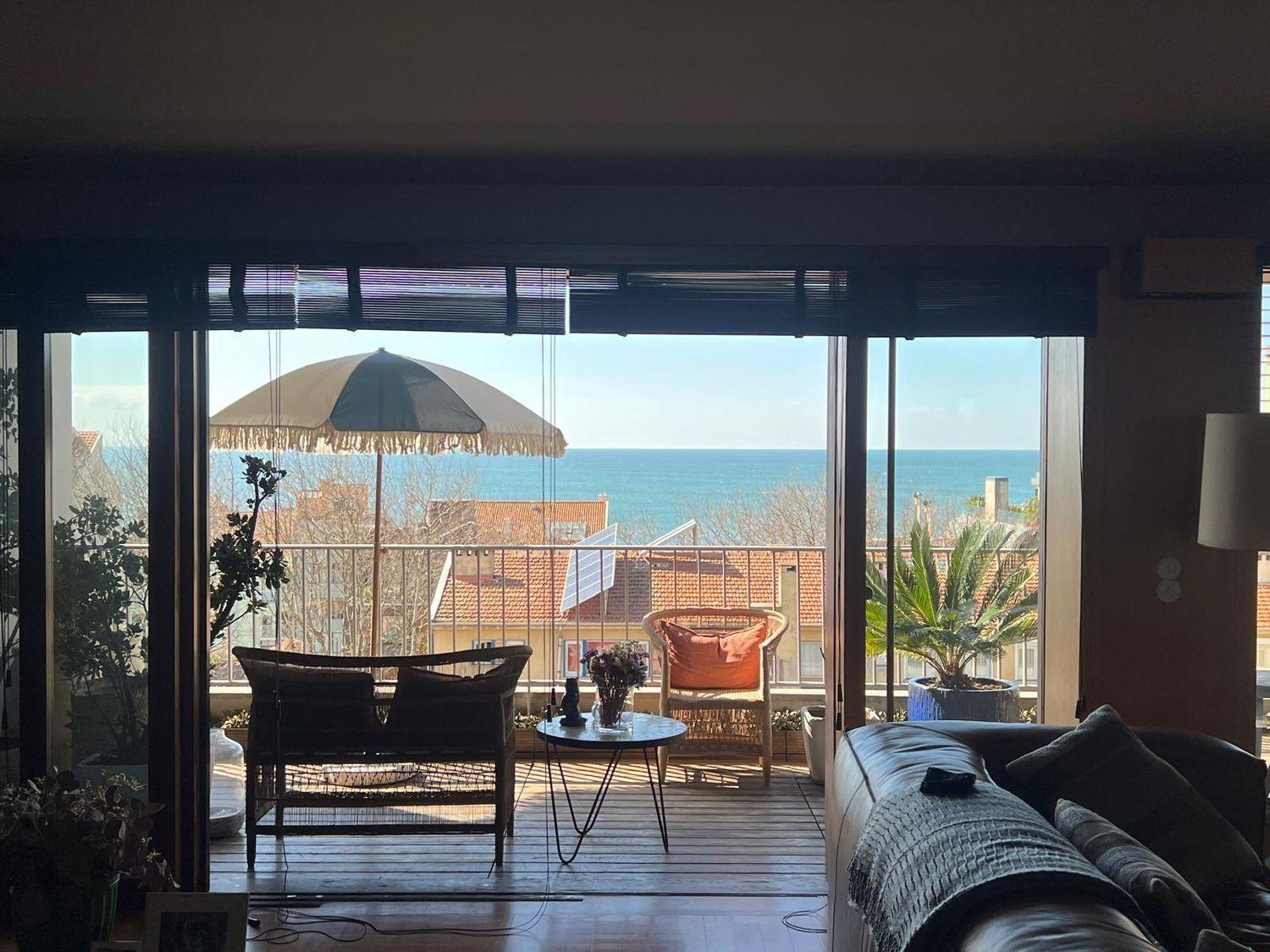 Penthouse T2 Exclusiva na Foz: Terraço Jardim de 400m2 e Vista Mar  Apartamento Recuado na Rua Marechal Saldanha