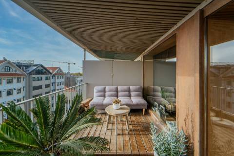 Penthouse T2 Exclusiva na Foz: Terraço Jardim de 400m2 e Vista Mar  Apartamento Recuado na Rua Marechal Saldanha
