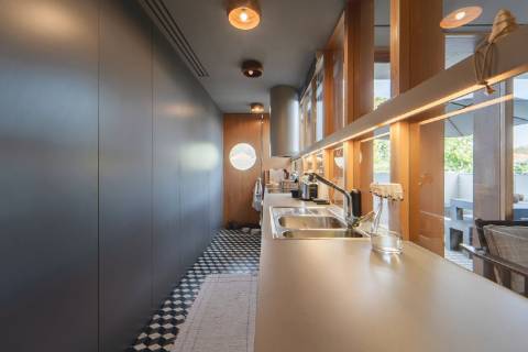 Penthouse T2 Exclusiva na Foz: Terraço Jardim de 400m2 e Vista Mar  Apartamento Recuado na Rua Marechal Saldanha