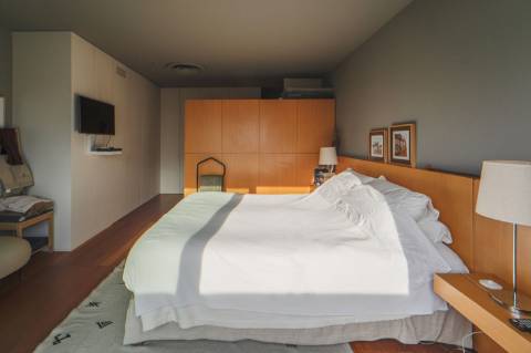 Penthouse T2 Exclusiva na Foz: Terraço Jardim de 400m2 e Vista Mar  Apartamento Recuado na Rua Marechal Saldanha