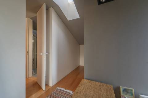 Penthouse T2 Exclusiva na Foz: Terraço Jardim de 400m2 e Vista Mar  Apartamento Recuado na Rua Marechal Saldanha