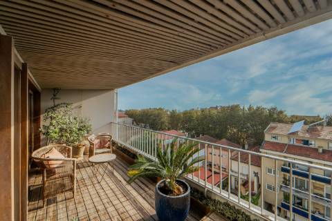 Penthouse T2 Exclusiva na Foz: Terraço Jardim de 400m2 e Vista Mar  Apartamento Recuado na Rua Marechal Saldanha