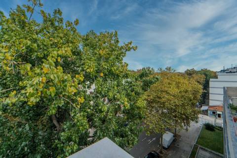 Penthouse T2 Exclusiva na Foz: Terraço Jardim de 400m2 e Vista Mar  Apartamento Recuado na Rua Marechal Saldanha