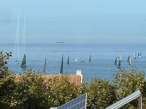 Penthouse T2 Exclusiva na Foz: Terraço Jardim de 400m2 e Vista Mar  Apartamento Recuado na Rua Marechal Saldanha