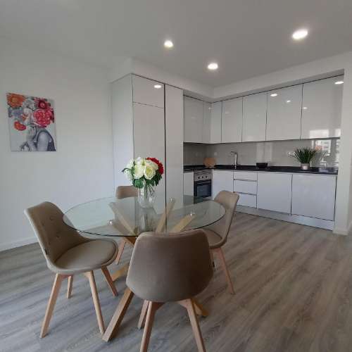 BENFICA | AV. URUGUAI | T4 EM T3 | REMODELADO A ESTREAR | SALA 43m2 | COZINHA OPEN SPACE | 2 VARANDAS