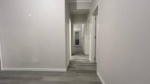 Remodelado a estrear | Portimão | T3 | 2 WC's | 2 varandas | Vista mar 