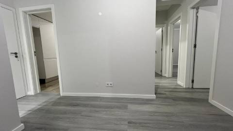 Remodelado a estrear | Portimão | T3 | 2 WC's | 2 varandas | Vista mar 