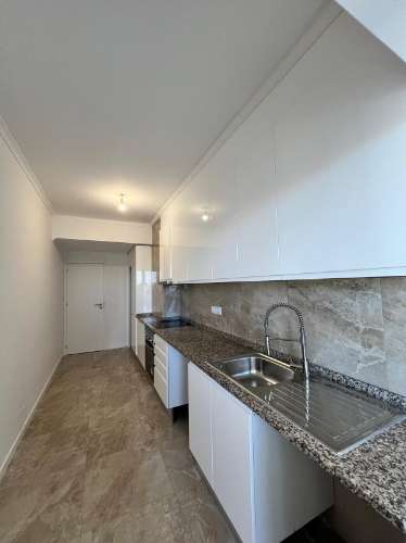 Remodelado a estrear | Portimão | T3 | 2 WC's | 2 varandas | Vista mar 