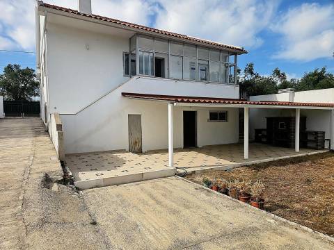 CARTAXO | MORADIA ISOLADA | T2 | SÓTÃO l LAVANDARIA | CHURRAQUEIRA | ANEXO | TERRENO | ESPAÇO PARA CRESCER